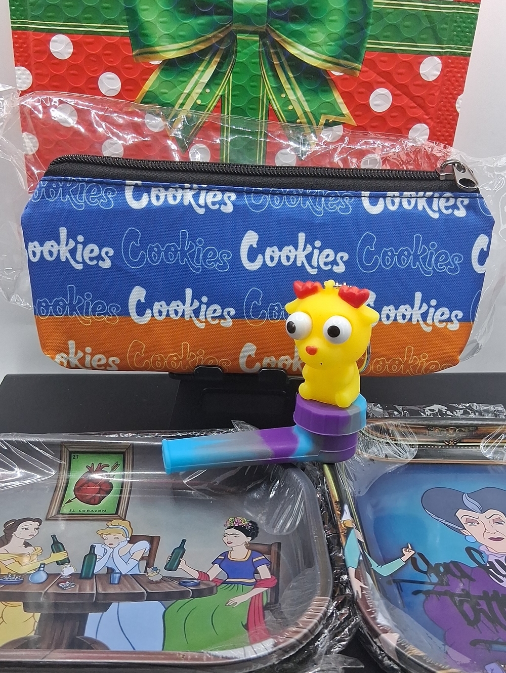 5x7 Trays X2 , 8x4 Pouch, All New ! With Gifts. Cookies. Princess.